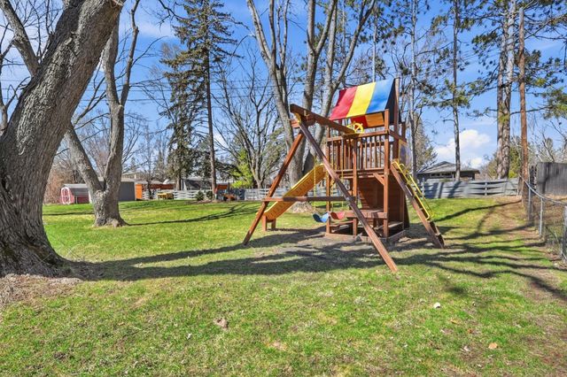 15520 2nd Avenue N, Plymouth, MN 55447