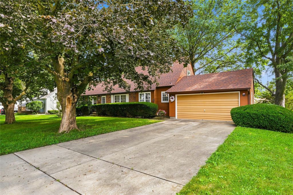 506 2nd Street SE, Altoona, IA 50009