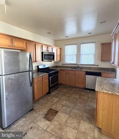 1049 YEADON AVE, Lansdowne, PA 19050