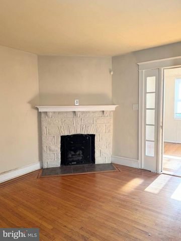 1049 YEADON AVE, Lansdowne, PA 19050