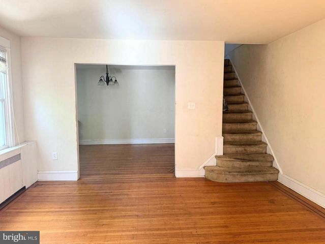 1049 YEADON AVE, Lansdowne, PA 19050