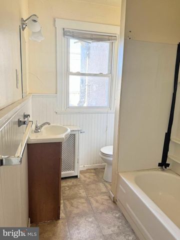 1049 YEADON AVE, Lansdowne, PA 19050