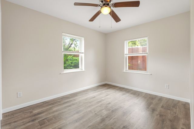 301 Meadowbrook Drive, Arlington, TX 76010