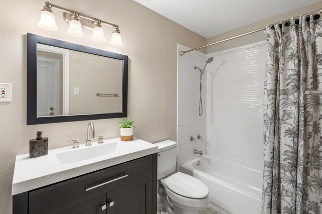 301 Meadowbrook Drive, Arlington, TX 76010