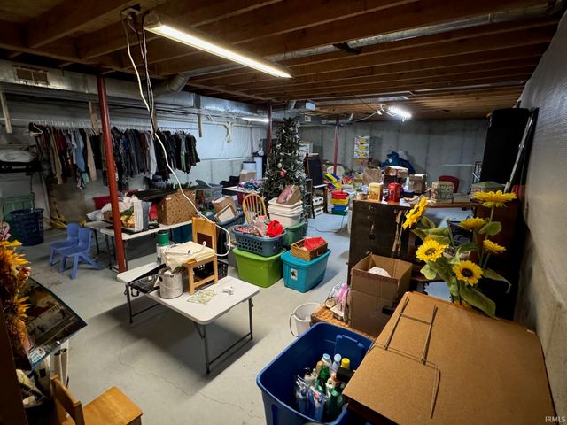 1016 Claire Lane, Middlebury, IN 46540