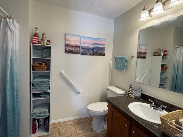 1016 Claire Lane, Middlebury, IN 46540