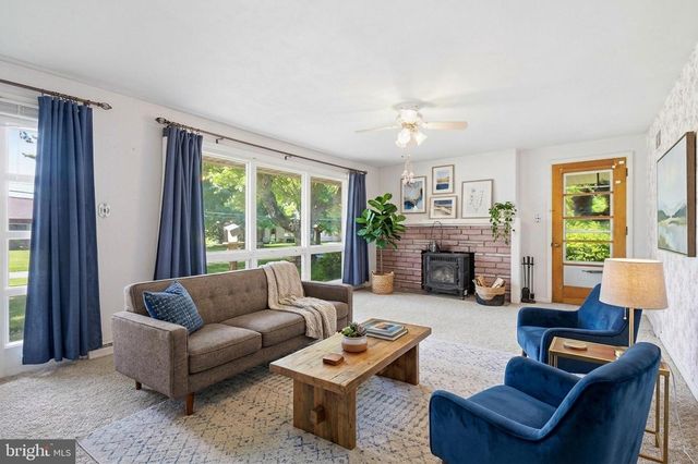 36 GLENWOOD DR, Ephrata, PA 17522