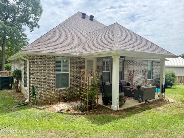 886 Maili Place, Diamondhead, MS 39525