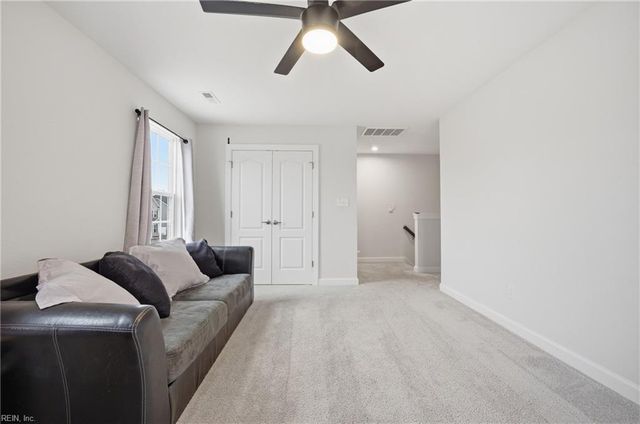 27 E Berkley DR, Hampton, VA 23663