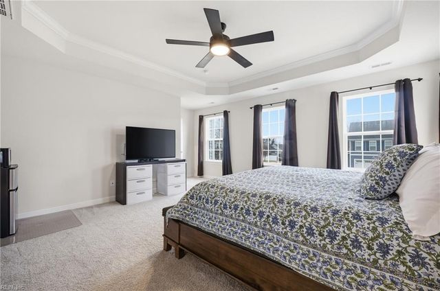 27 E Berkley DR, Hampton, VA 23663