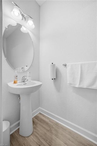 27 E Berkley DR, Hampton, VA 23663