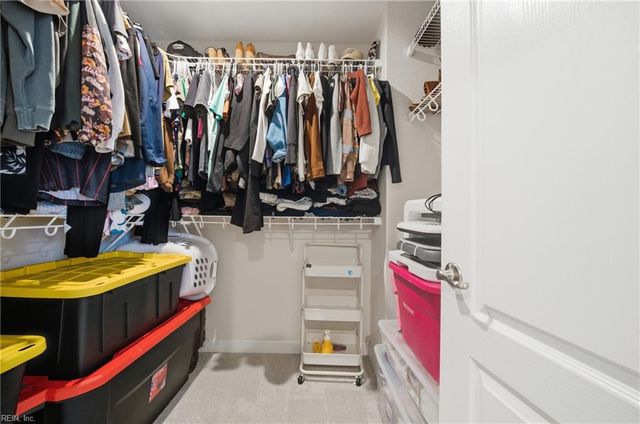 27 E Berkley DR, Hampton, VA 23663