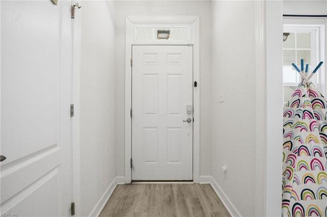 27 E Berkley DR, Hampton, VA 23663