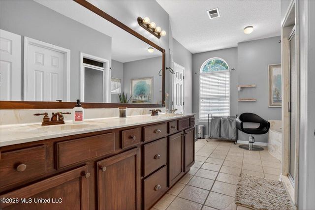 1461 Dogwood Hollow Drive, Nesbit, MS 38651