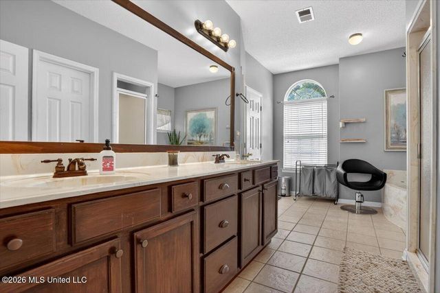 1461 Dogwood Hollow Drive, Nesbit, MS 38651