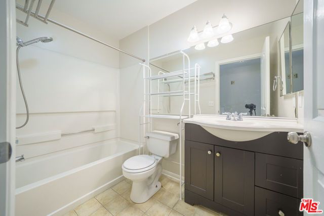 4755 Templeton Street 2210, Los Angeles, CA 90032