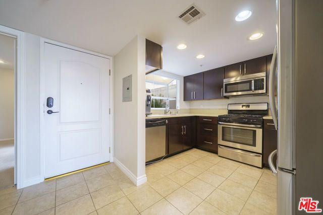 4755 Templeton Street 2210, Los Angeles, CA 90032