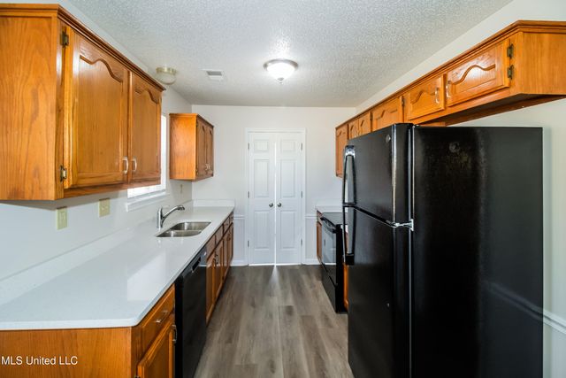 7650 Coral Meadows Drive, Southaven, MS 38671