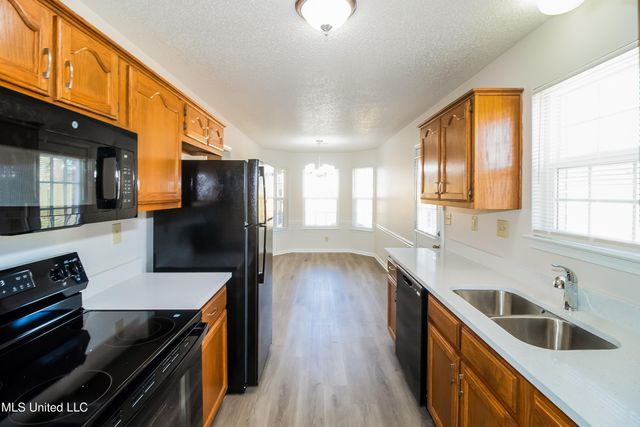 7650 Coral Meadows Drive, Southaven, MS 38671