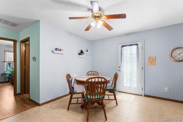 120 E Hunters Ridge, Valmeyer, IL 62295