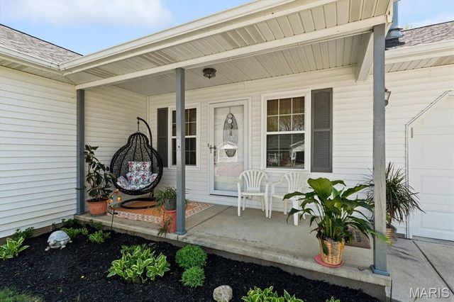 120 E Hunters Ridge, Valmeyer, IL 62295