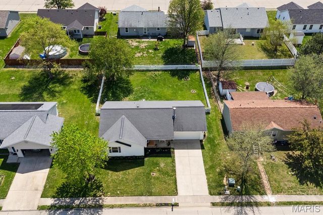 120 E Hunters Ridge, Valmeyer, IL 62295