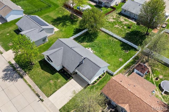 120 E Hunters Ridge, Valmeyer, IL 62295