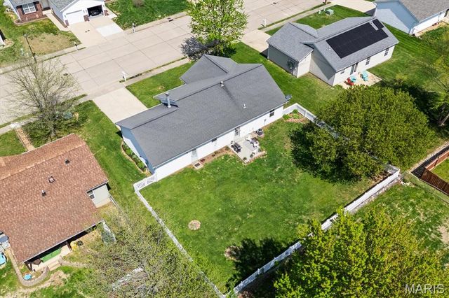 120 E Hunters Ridge, Valmeyer, IL 62295