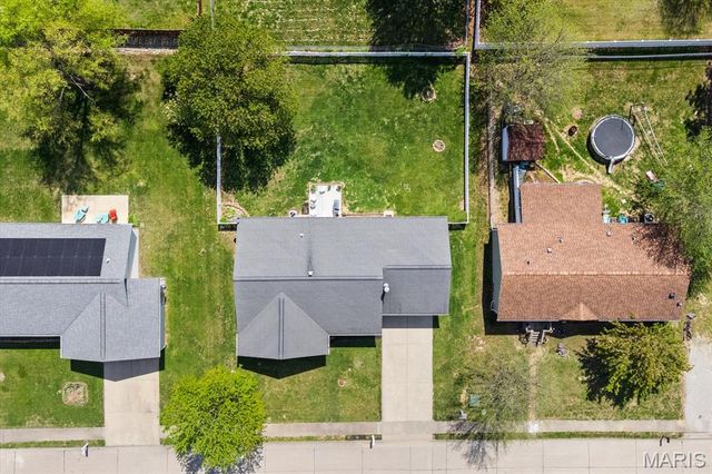 120 E Hunters Ridge, Valmeyer, IL 62295