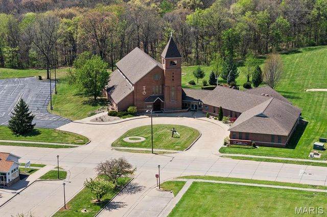 120 E Hunters Ridge, Valmeyer, IL 62295