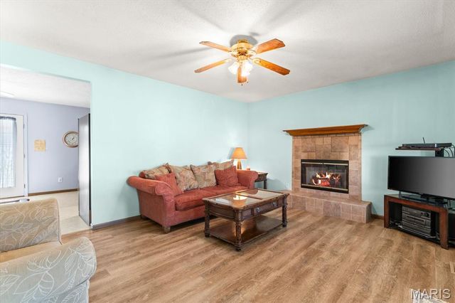 120 E Hunters Ridge, Valmeyer, IL 62295