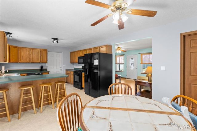 120 E Hunters Ridge, Valmeyer, IL 62295