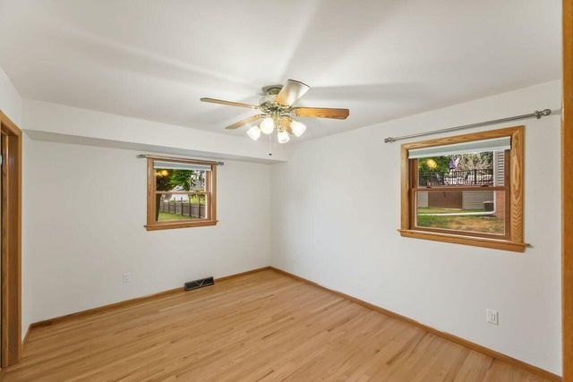 1020 Lilac LANE, Pewaukee, WI 53072