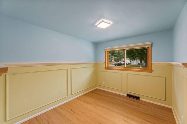 1020 Lilac LANE, Pewaukee, WI 53072