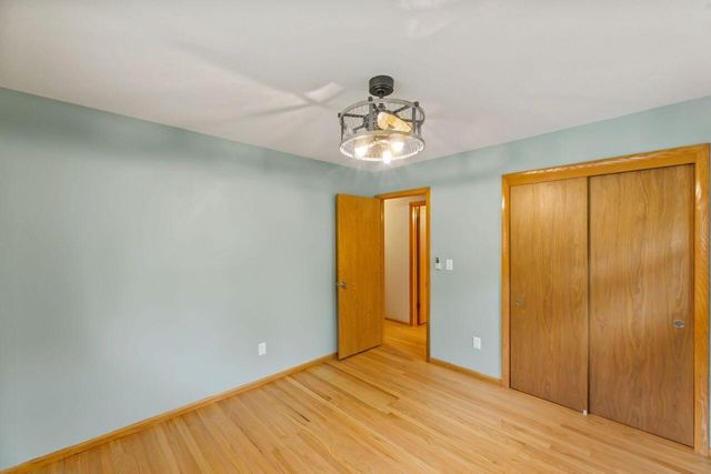1020 Lilac LANE, Pewaukee, WI 53072