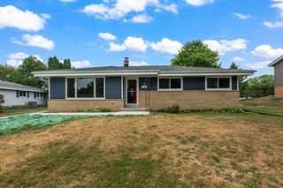 1020 Lilac LANE, Pewaukee, WI 53072