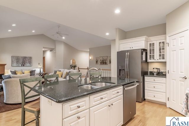 2142 Arlington Lane, North Mankato, MN 56003