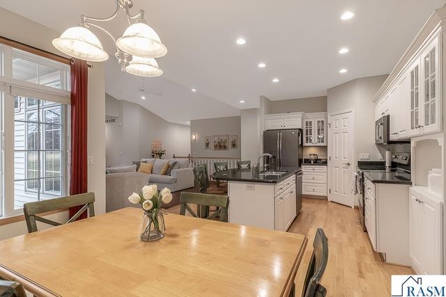 2142 Arlington Lane, North Mankato, MN 56003