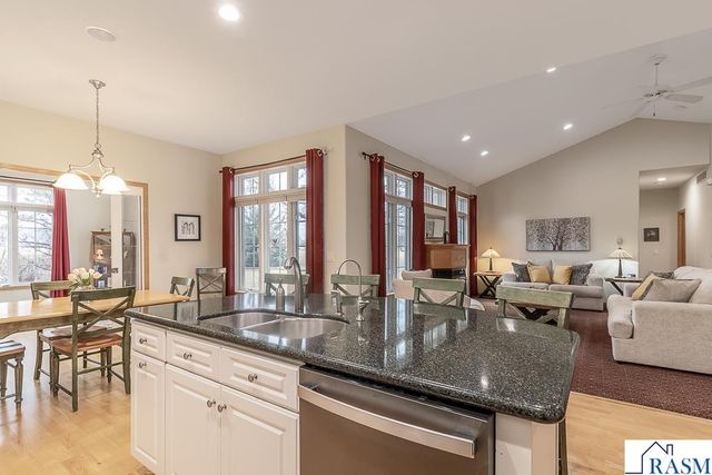 2142 Arlington Lane, North Mankato, MN 56003