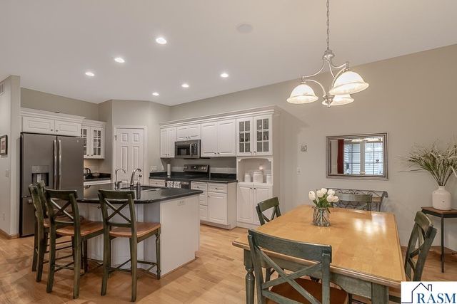 2142 Arlington Lane, North Mankato, MN 56003