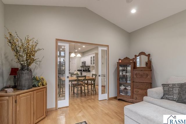 2142 Arlington Lane, North Mankato, MN 56003