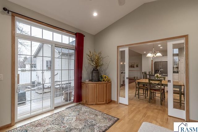 2142 Arlington Lane, North Mankato, MN 56003