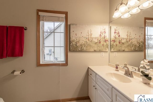 2142 Arlington Lane, North Mankato, MN 56003