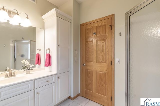 2142 Arlington Lane, North Mankato, MN 56003