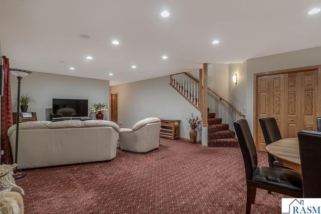 2142 Arlington Lane, North Mankato, MN 56003