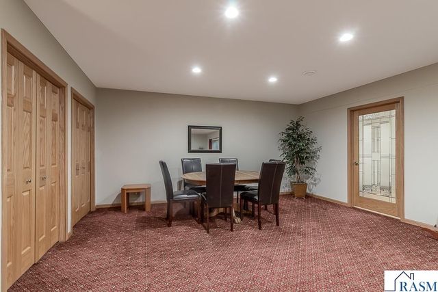 2142 Arlington Lane, North Mankato, MN 56003