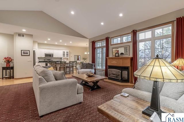 2142 Arlington Lane, North Mankato, MN 56003