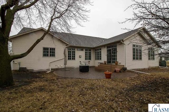 2142 Arlington Lane, North Mankato, MN 56003