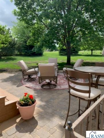 2142 Arlington Lane, North Mankato, MN 56003