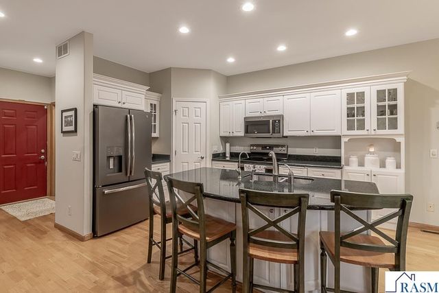 2142 Arlington Lane, North Mankato, MN 56003